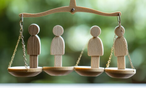 tribunal scales